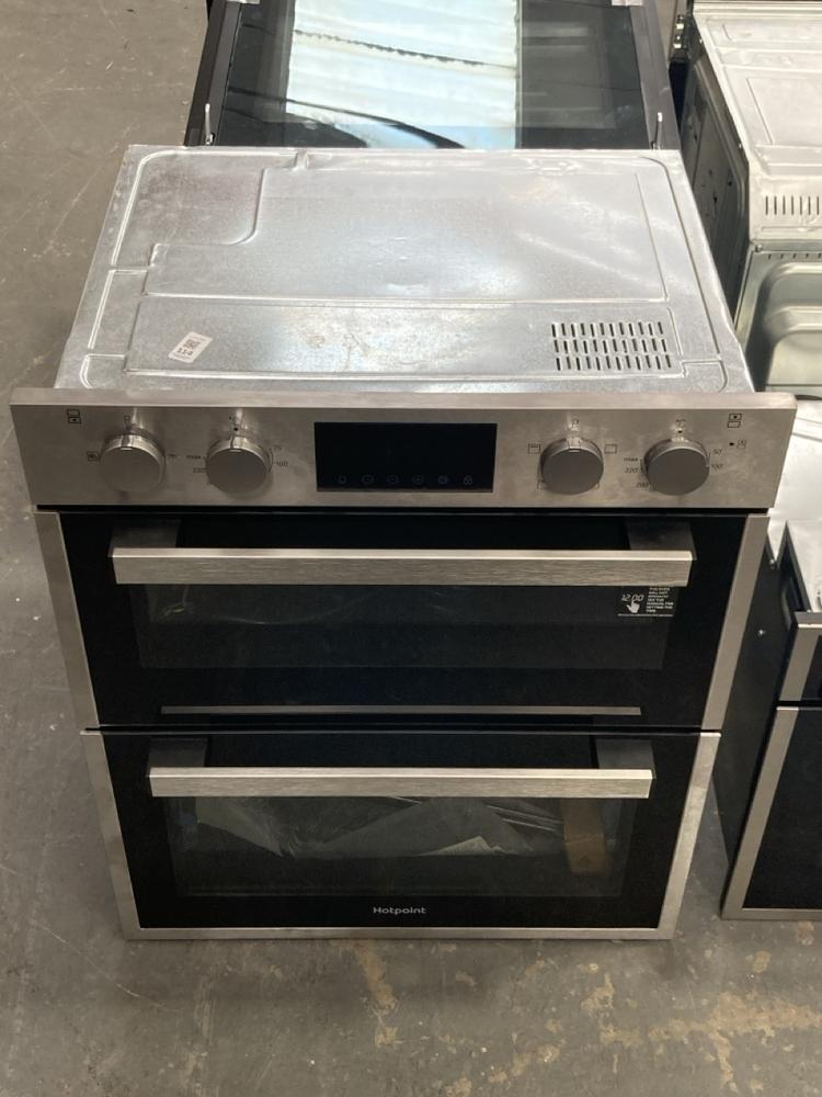 Lot 114  
            Chesterfield SR39 - Collection or Optional Delivery Available 

                
HOTPOINT BUILT IN DOUBLE ELECTRIC OVEN IN STAINLESS STEEL MODEL: DUH12D1IX ORIGIN...