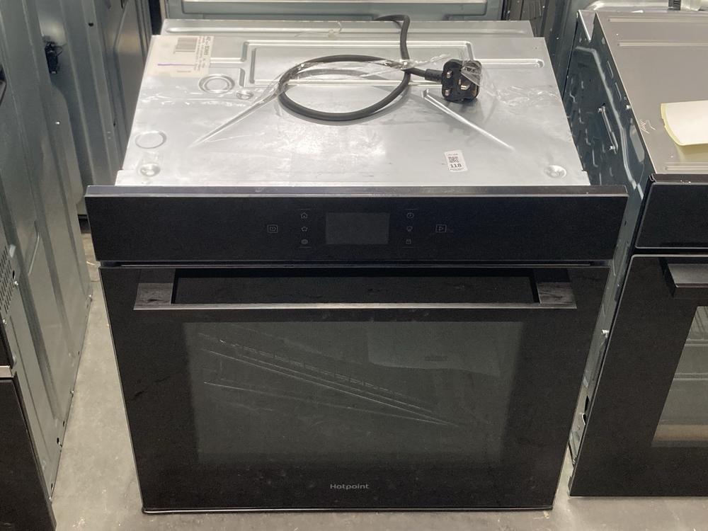 Lot 118  
            Chesterfield SR39 - Collection or Optional Delivery Available 

                
HOTPOINT BUILT IN SINGLE ELECTRIC OVEN IN BLACK MODEL: HOI98PT2S ORIGINAL RRP- £5...