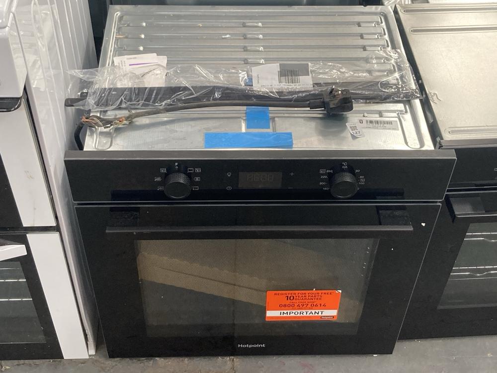 Lot 127  
            Chesterfield SR39 - Collection or Optional Delivery Available 

                
HOTPOINT BUILT IN SINGLE ELECTRIC OVEN IN BLACK MODEL: HO475P ORIGINAL RRP- £295 ...