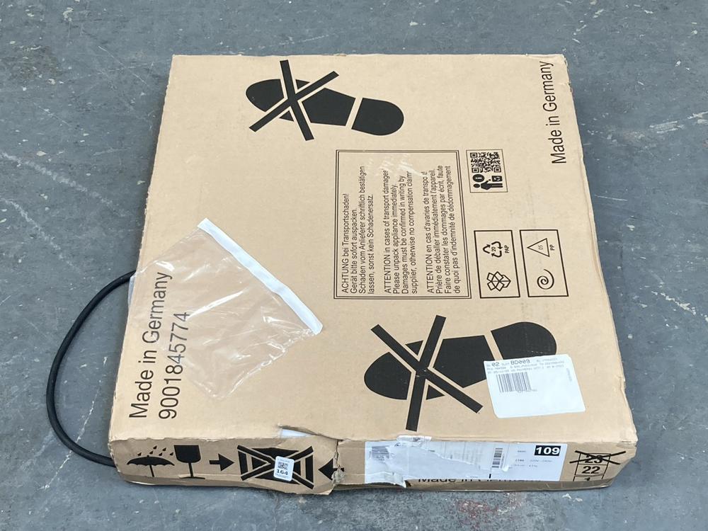 Lot 164  
            Chesterfield SR39 - Collection or Optional Delivery Available 

                
BOSCH COOKTOP IN BLACK MODEL: PKE61RAA8B ORIGINAL RRP- £249 (LOCATION: B RACKING)