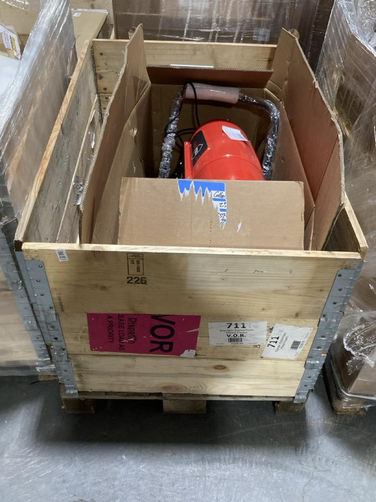 Lot 206  
            Chesterfield SR39 - Collection or Optional Delivery Available 

                
MASTER PRO 102,000 BTU DIESEL HEATER ORIGINAL RRP- £300 (LOCATION: B4) (KERBSIDE ...