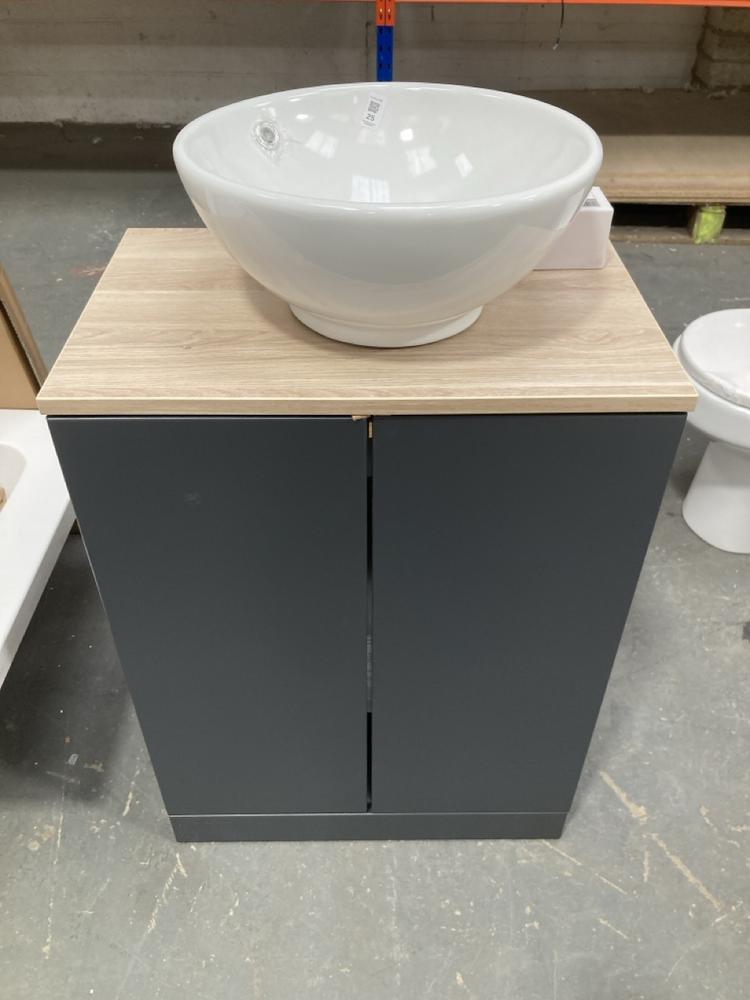 Lot 25  
            Chesterfield SR39 - Collection 

                
600MM FLOOR STANDING 2 DOOR UNIT - SOFT BLACK
NUIE 600 WORKTOP - BLEACHED OAK
NUI...