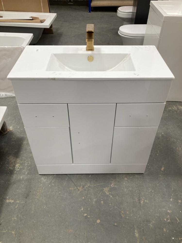 Lot 27  
            Chesterfield SR39 - Collection 

                
NUIE EDEN FLOOR STANDING 3 DOOR 2 DRAWER VANITY CABINET 800MM - GLOSS WHITE
FURNI...