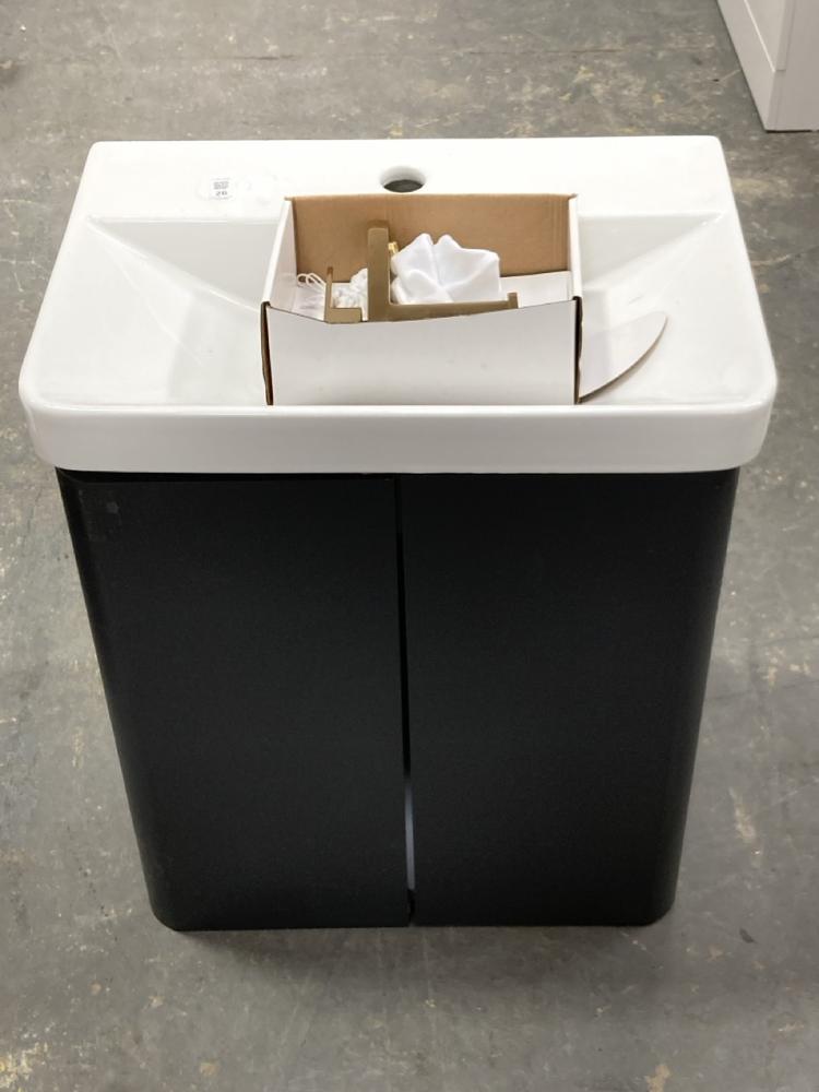 Lot 28  
            Chesterfield SR39 - Collection 

                
CORE COMPONENTS WALL HUNG 2 DOOR UNIT, 500MM - SOFT BLACK
NUIE CORE 400MM THIN ED...