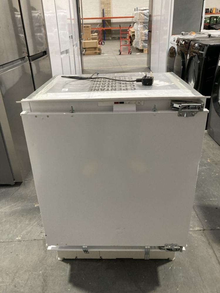 Lot 297  
            Chesterfield SR39 - Collection or Optional Delivery Available 

                
HOTPOINT FULLY INTEGRATED FREEZER IN WHITE MODEL: HBUFZ011UK ORIGINAL RRP- £340 (...