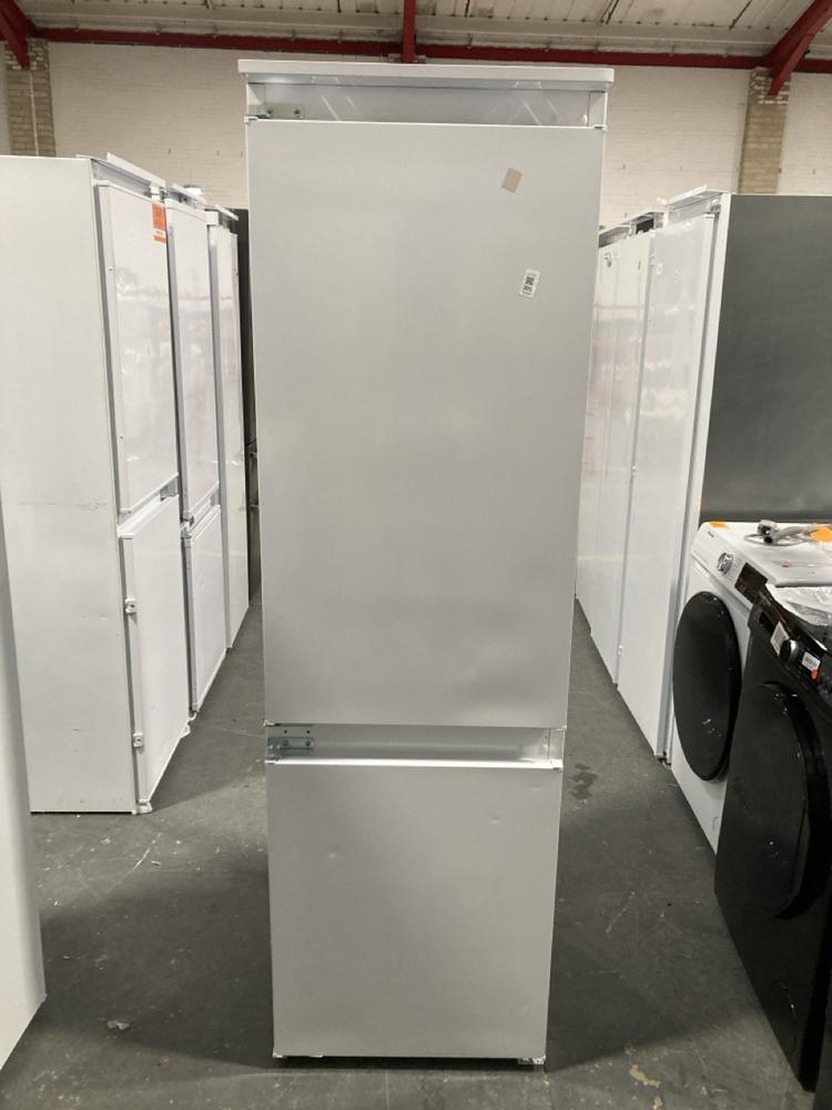 Lot 301  
            Chesterfield SR39 - Collection or Optional Delivery Available 

                
INDESIT FULLY INTEGRATED FRIDGE FREEZER IN WHITE MODEL: BI18A2D/IUK ORIGINAL RRP-...