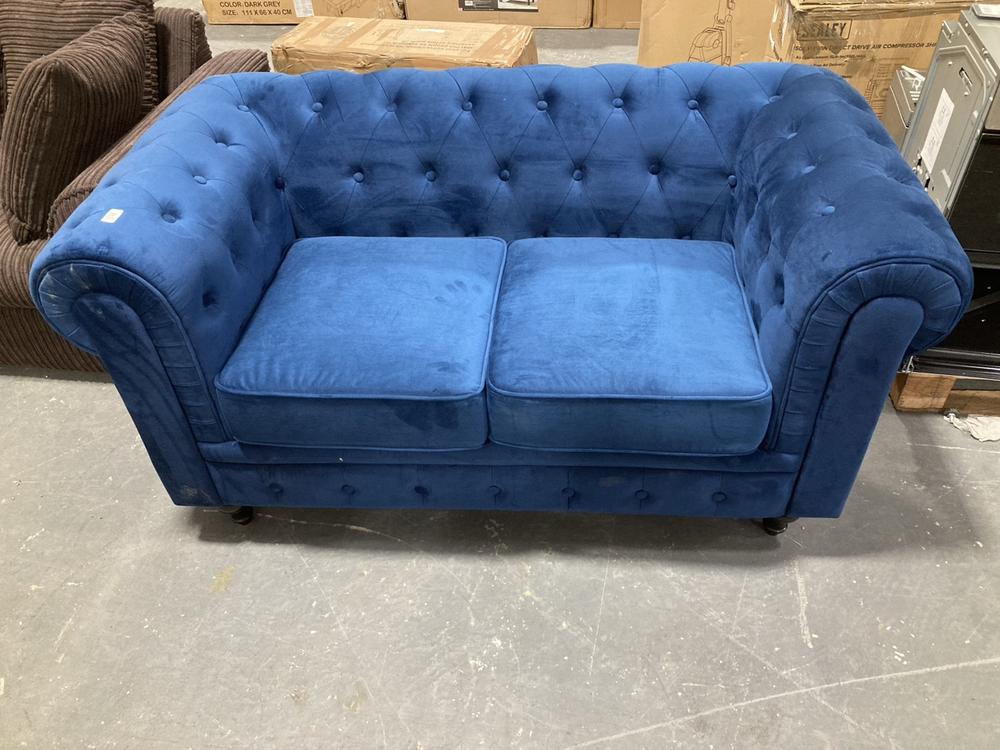 Lot 316  
            Chesterfield SR39 - Collection or Optional Delivery Available 

                
ROYAL BLUE VELVET CHESTERFIELD 2 SEATER SOFA (LOCATION: B6)
