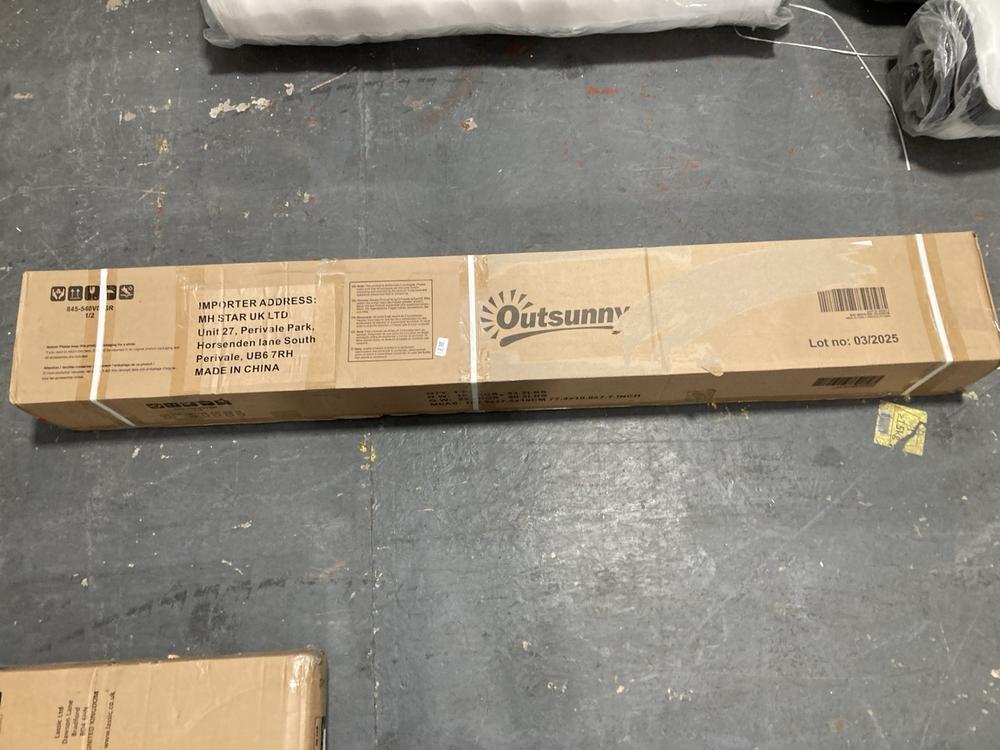 Lot 342  
            Chesterfield SR39 - Collection or Optional Delivery Available 

                
OUTSUNNY 6 X 2 X 3M ECO FRIENDLY GREENHOUSE 1/2 MODEL: 845-540V01SR (LOCATION: B7)