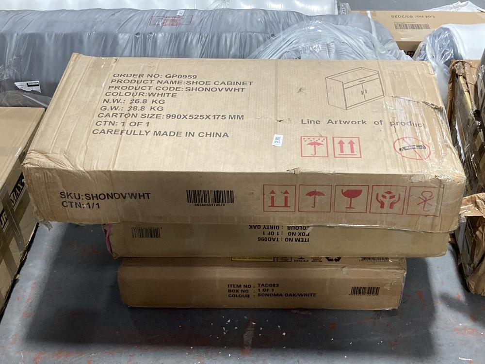 Lot 351  
            Chesterfield SR39 - Collection or Optional Delivery Available 

                
3 X ASSORTED ITEMS TO INCLUDE SHOE CABINET IN WHITE (LOCATION: B7)