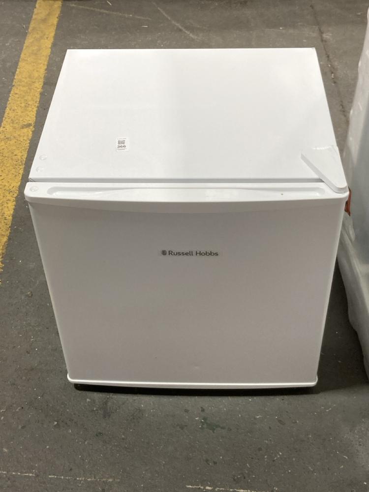 Lot 366  
            Chesterfield SR39 - Collection or Optional Delivery Available 

                
RUSSELL HOBBS MINI FRIDGE IN WHITE MODEL: RHTTF0E1W ORIGINAL RRP- £100 (LOCATION:...