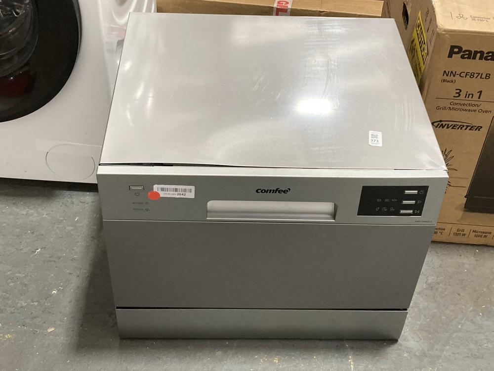 Lot 371  
            Chesterfield SR39 - Collection or Optional Delivery Available 

                
COMFEE TABLETOP DISHWASHER IN SILVER MODEL: KWHTD602ES ORIGINAL RRP- £180 (LOCATI...