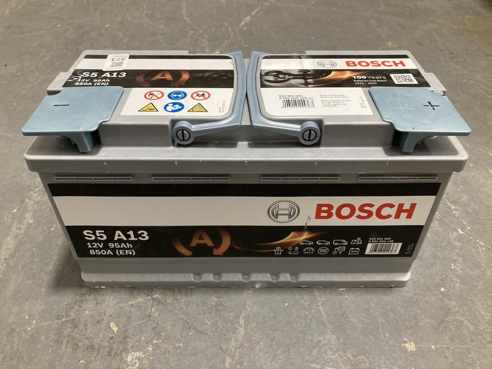 Lot 373  
            Chesterfield SR39 - Collection 

                
BOSCH S5A13 CAR BATTERY ORIGINAL RRP- £201 (COLLECTION ONLY) (LOCATION: B8)