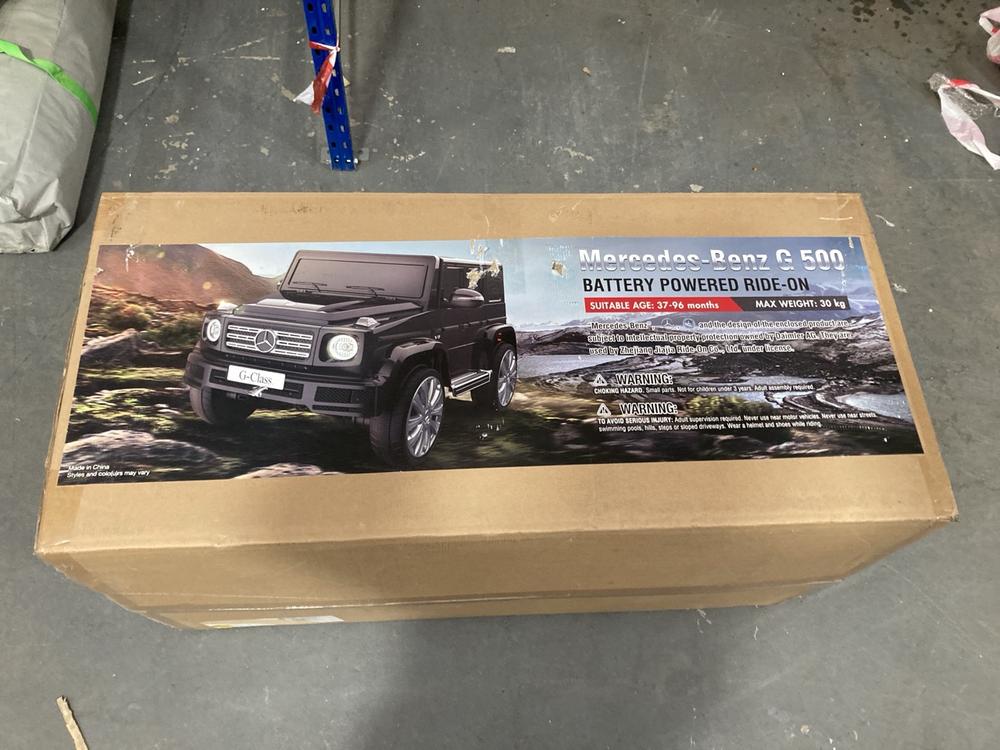 Lot 400  
            Chesterfield SR39 - Collection 

                
HOMCOM MERCEDES BENS G-500 BATTERY POWERED RIDE ON ORIGINAL RRP- £170 (COLLECTION...