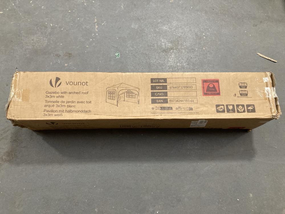 Lot 404  
            Chesterfield SR39 - Collection or Optional Delivery Available 

                
VOUNOT 3 X 3M GAZEBO WITH ARCHED ROOF IN WHITE (LOCATION: B RACKING)