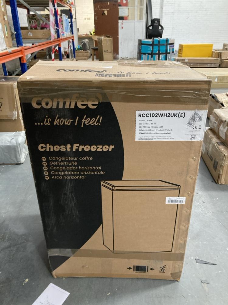 Lot 416  
            Chesterfield SR39 - Collection or Optional Delivery Available 

                
COMFEE CHEST FREEZER IN WHITE MODEL: RCC102WH2UK(E) ORIGINAL RRP- £150 (LOCATION:...