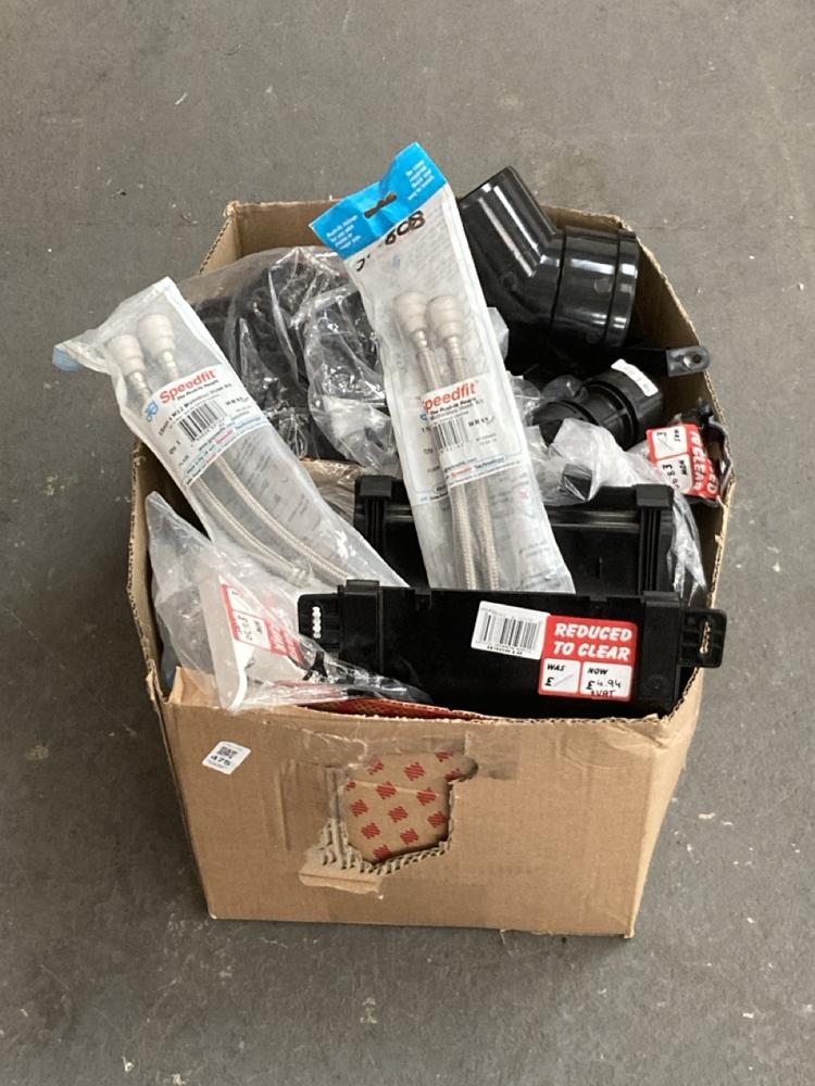 Lot 475  
            Chesterfield SR39 - Collection or Optional Delivery Available 

                
BOX OF ASSORTED BATHROOM ITEMS TO INCLUDE MONOBLOC HOSE KIT (LOCATION: A RACKING)