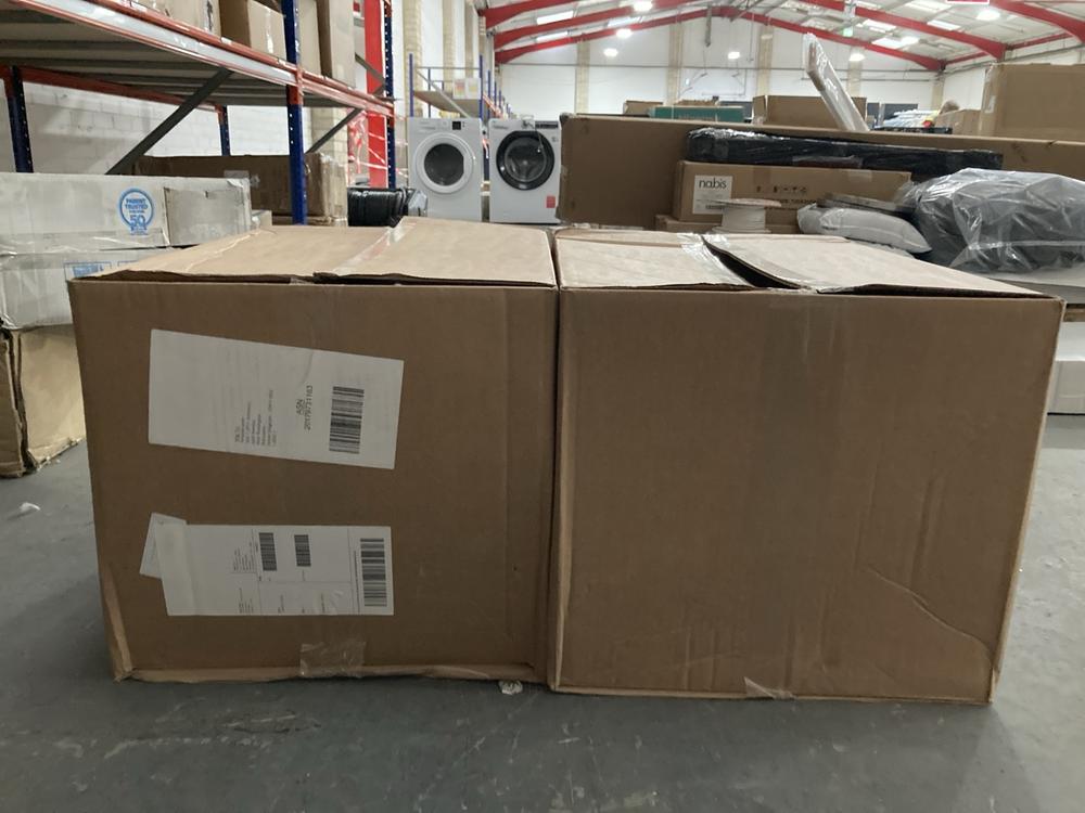 Lot 536  
            Chesterfield SR39 - Collection or Optional Delivery Available 

                
TWISTSHAKE HIGHCHAIR TO INCLUDE TWISTSHAKE HIGHCHAIR CUSHION (LOCATION: A RACKING)