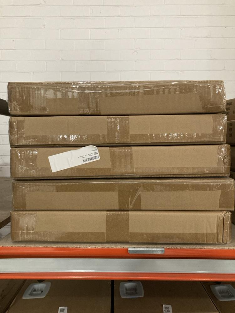 Lot 538  
            Chesterfield SR39 - Collection or Optional Delivery Available 

                
5 X WALL CLOCK IN WOOD (LOCATION: A RACKING)