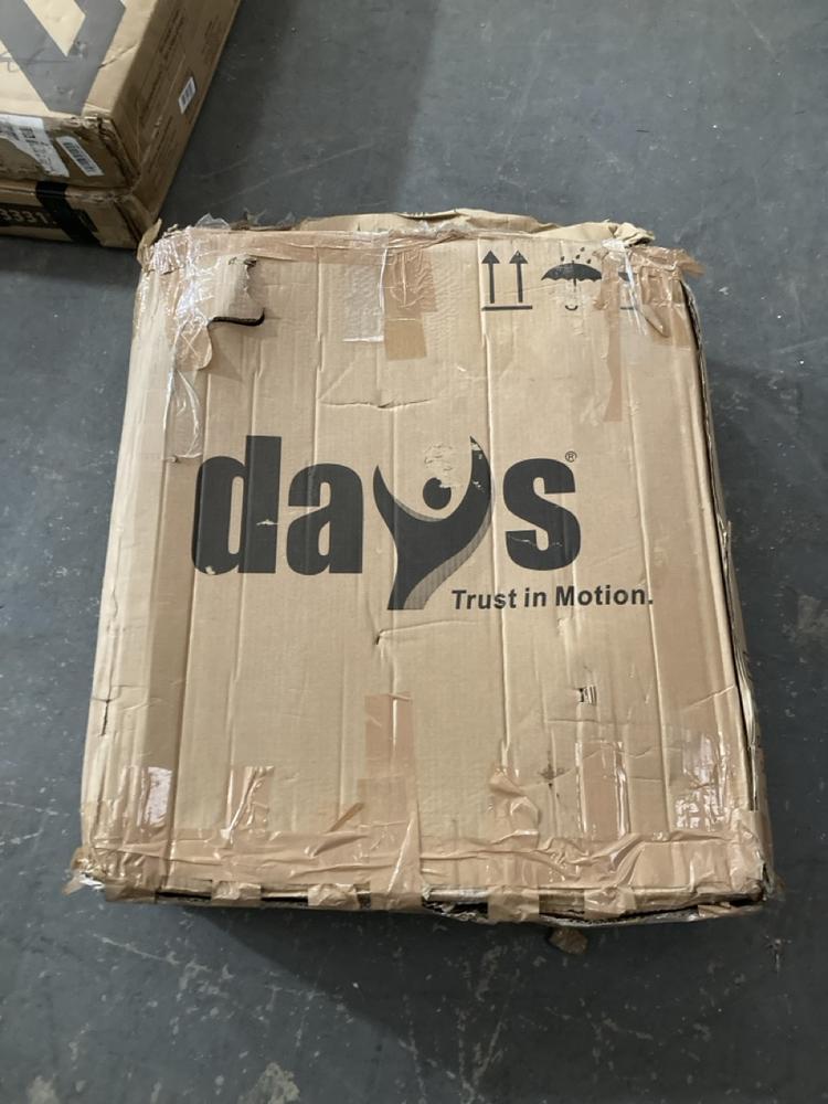 Lot 554  
            Chesterfield SR39 - Collection or Optional Delivery Available 

                
PERFORMANCE HEALTH WHEELCHAIR ESCAPE LITE ORIGINAL RRP- £162 (LOCATION: A RACKING)