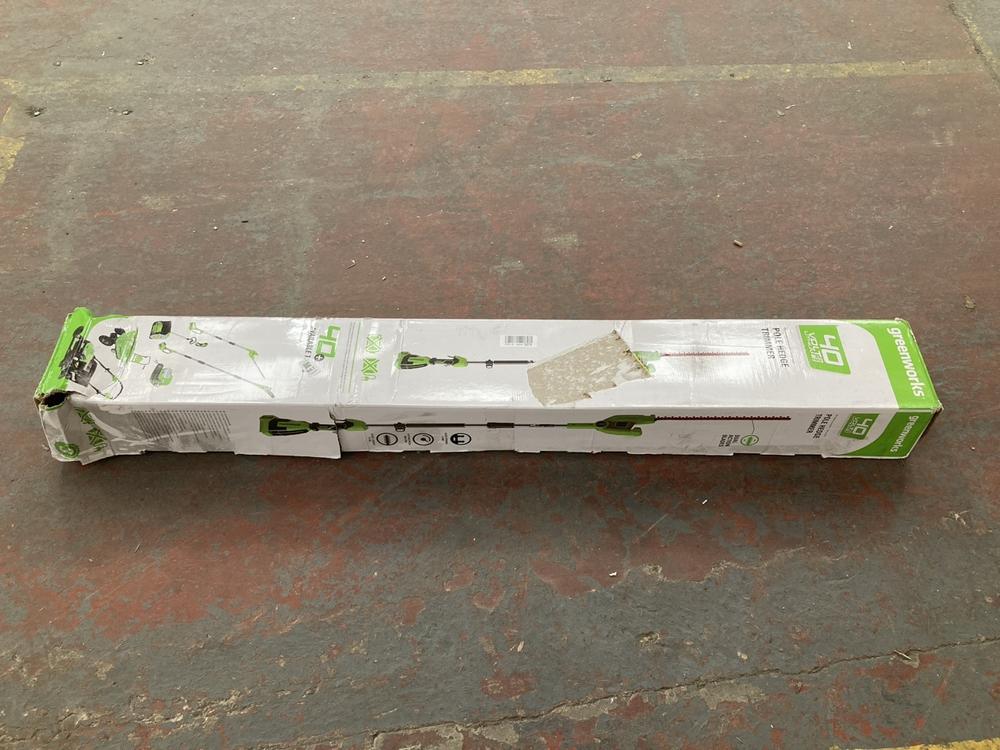 Lot 557  
            Chesterfield SR39 - Collection or Optional Delivery Available 

                
GREENWORKS POLE HEDGE TRIMMER (LOCATION: A7)