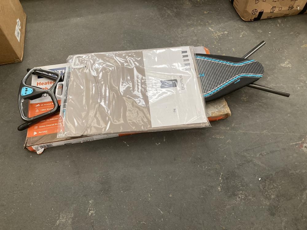 Lot 560  
            Chesterfield SR39 - Collection or Optional Delivery Available 

                
3 X ASSORTED ITEMS TO INCLUDE BLOMUS FRISCO LAUNDRY BIN IN BLACK (LOCATION: A7)