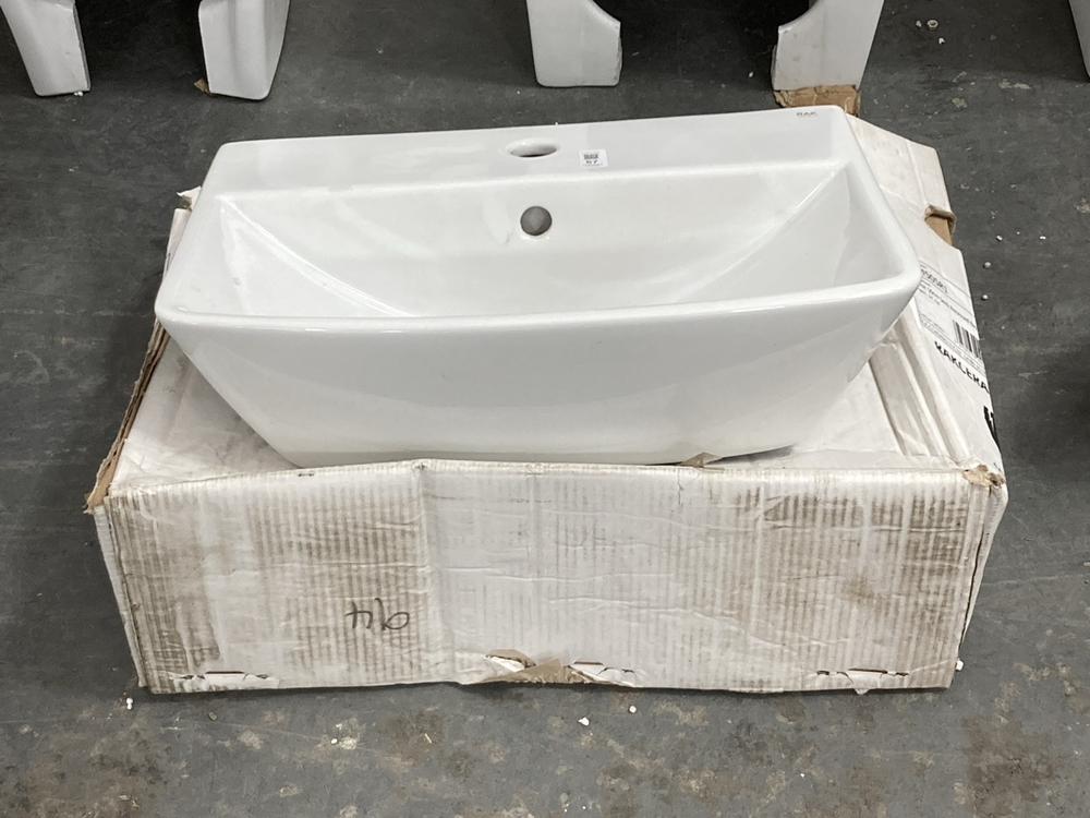 Lot 57  
            Chesterfield SR39 - Collection 

                
RAK SUMMIT 50CM 1TH SEMI RECESSED BASIN - ORIGINAL RRP £132 (LOCATION: B1)