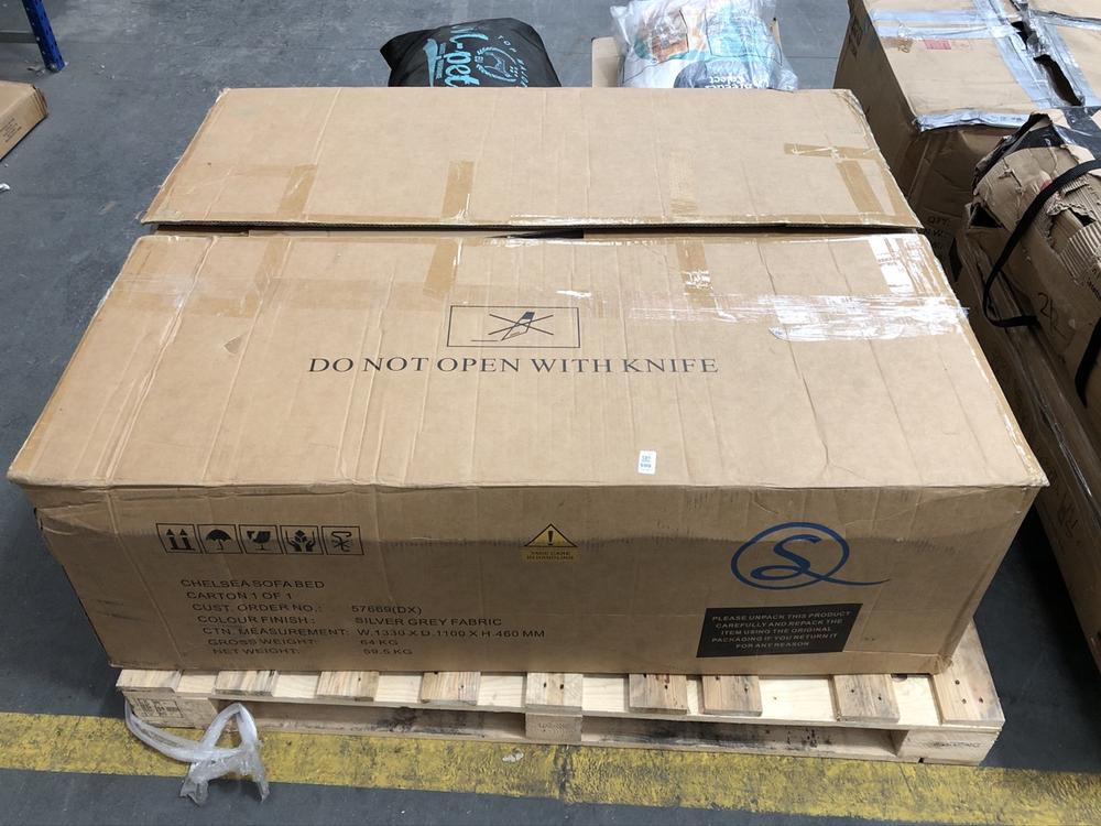 Lot 599  
            Chesterfield SR39 - Collection or Optional Delivery Available 

                
CHELSEA SOFA BED IN SILVER GREY (LOCATION: A6) (KERBSIDE PALLET DELIVERY)