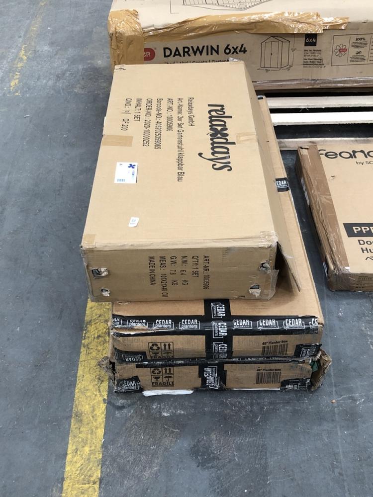 Lot 603  
            Chesterfield SR39 - Collection or Optional Delivery Available 

                
3 X ASSORTED ITEMS TO INCLUDE 48" PLANTER BOX (LOCATION: A6)