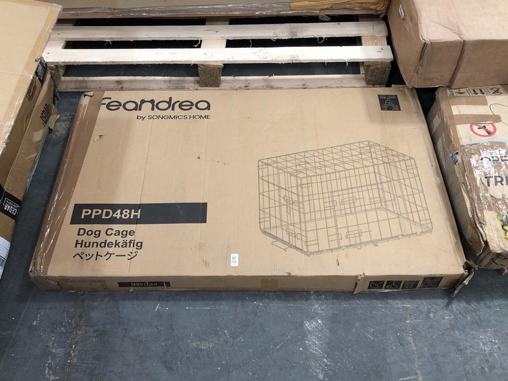 Lot 604  
            Chesterfield SR39 - Collection or Optional Delivery Available 

                
DEANDREA DOG CAGE IN BLACK (LOCATION: A6)