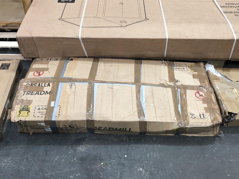 Lot 605  
            Chesterfield SR39 - Collection or Optional Delivery Available 

                
MOTORISED TREADMILL IN BLACK (LOCATION: A6)