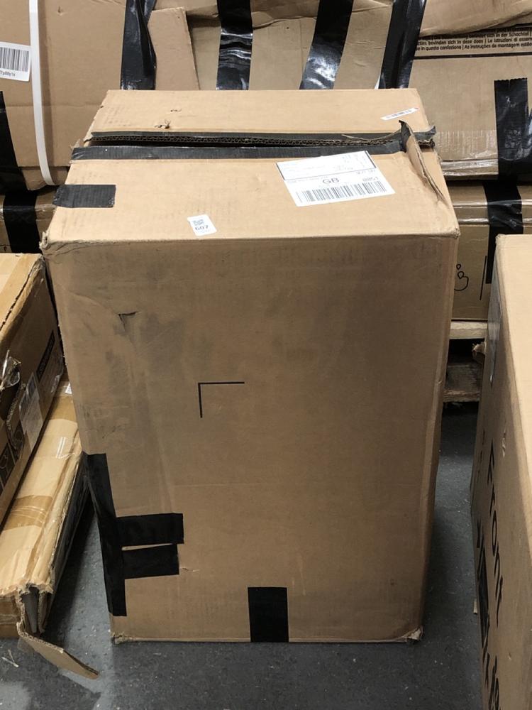 Lot 607  
            Chesterfield SR39 - Collection or Optional Delivery Available 

                
SAFE IN BLACK (LOCATION: A6)