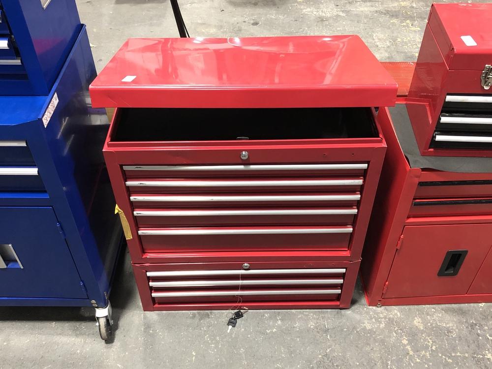 Lot 632  
            Chesterfield SR39 - Collection or Optional Delivery Available 

                
5 DRAWER TOOL CHEST IN RED TO INCLUDE 3 DRAWER TOOL CHEST IN RED (LOCATION: A4)