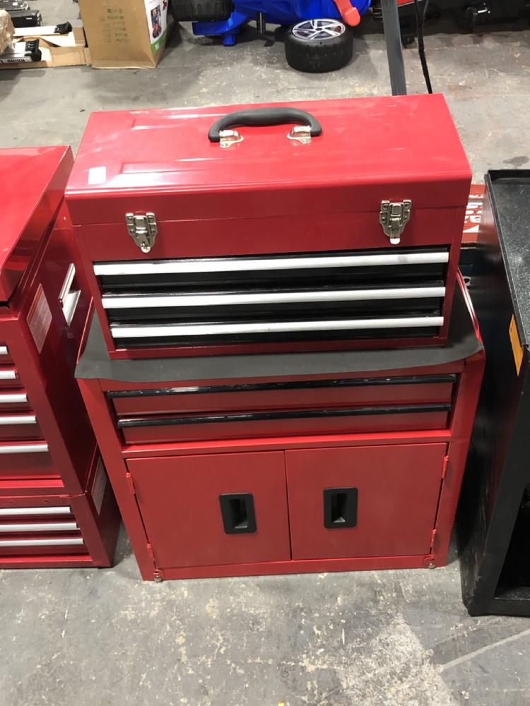 Lot 633  
            Chesterfield SR39 - Collection or Optional Delivery Available 

                
3 DRAWER TOOL CHEST IN RED TO INCLUDE 2 DRAWER 2 DOOR TOOL CHEST IN RED (LOCATION...