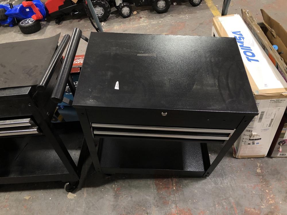 Lot 636  
            Chesterfield SR39 - Collection or Optional Delivery Available 

                
2 DRAWER WHEELED TOOL CHEST IN BLACK (LOCATION: A4)