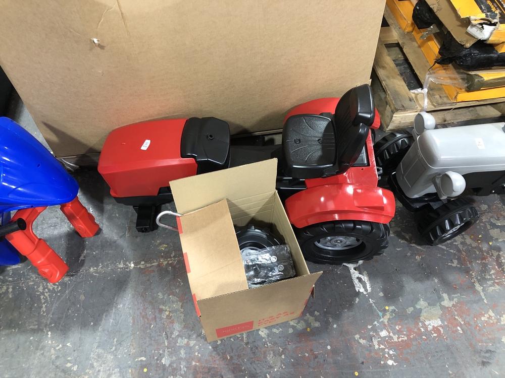 Lot 650  
            Chesterfield SR39 - Collection or Optional Delivery Available 

                
ROLLY MINITRACK RIDE ON TRACTOR (LOCATION: A4)