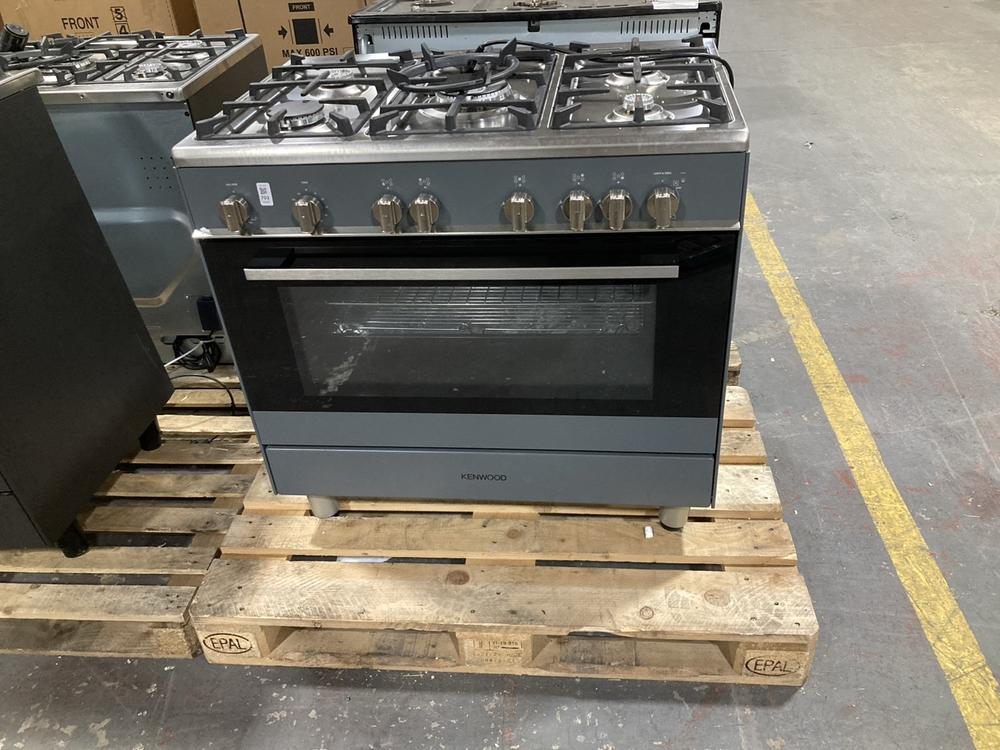 Lot 703  
            Chesterfield SR39 - Collection or Optional Delivery Available 

                
KENWOOD CK501G-SL 90CM GAS RANGE COOKER ORIGINAL RRP- £809 (LOCATION: A3) (KERBSI...