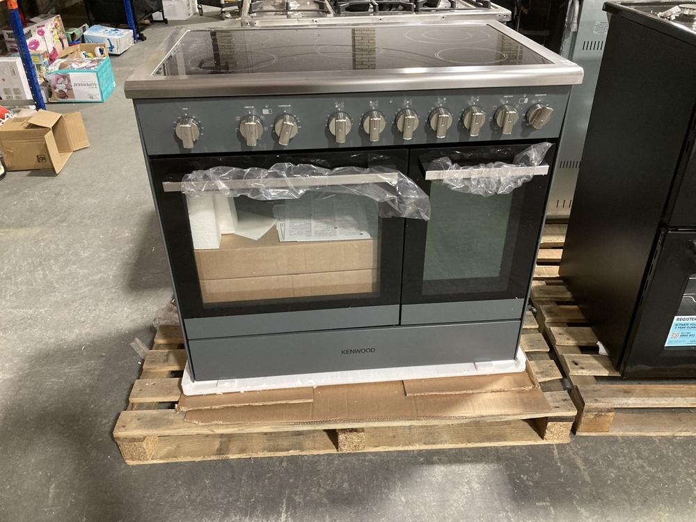 Lot 708  
            Chesterfield SR39 - Collection or Optional Delivery Available 

                
KENWOOD ELECTRIC 90CM INDUCTION RANGE COOKER IN SILVER MODEL: CK602CSL ORIGINAL R...