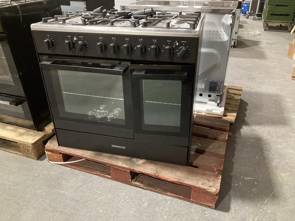 Lot 709  
            Chesterfield SR39 - Collection or Optional Delivery Available 

                
KENWOOD 90CM DUAL FUEL RANGE COOKER IN BLACK MODEL: CK600DF ORIGINAL RRP- £879 (L...
