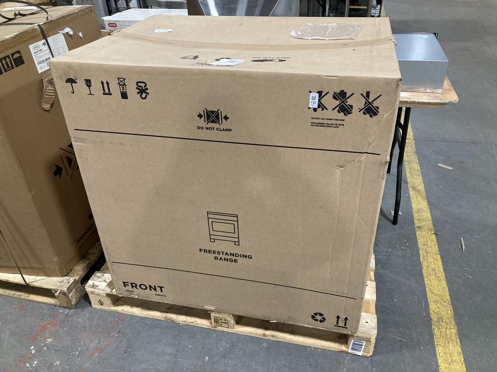 Lot 715  
            Chesterfield SR39 - Collection or Optional Delivery Available 

                
KENWOOD 90CM DUAL FUEL RANGE COOKER IN BLACK MODEL: CK601G ORIGINAL RRP- £899 (LO...