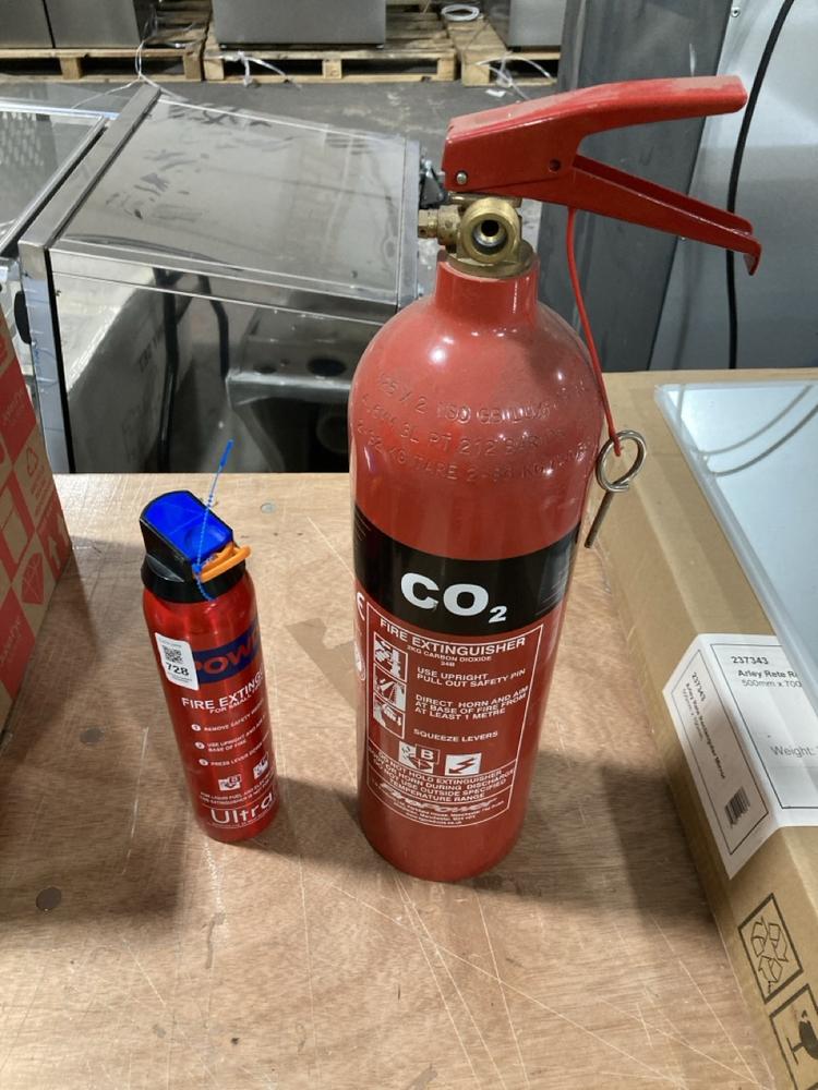 Lot 728  
            Chesterfield SR39 - Collection 

                
POWDER FIRE EXTINGUISHER TO INCLUDE CO2 FIRE EXTINGUISHER (COLLECTION ONLY) (LOCA...