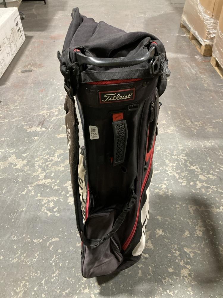 Lot 736  
            Chesterfield SR39 - Collection or Optional Delivery Available 

                
TITLEIST GOLFING BAG IN BLACK/WHITE/RED ORIGINAL RRP- £140 (LOCATION: A2)