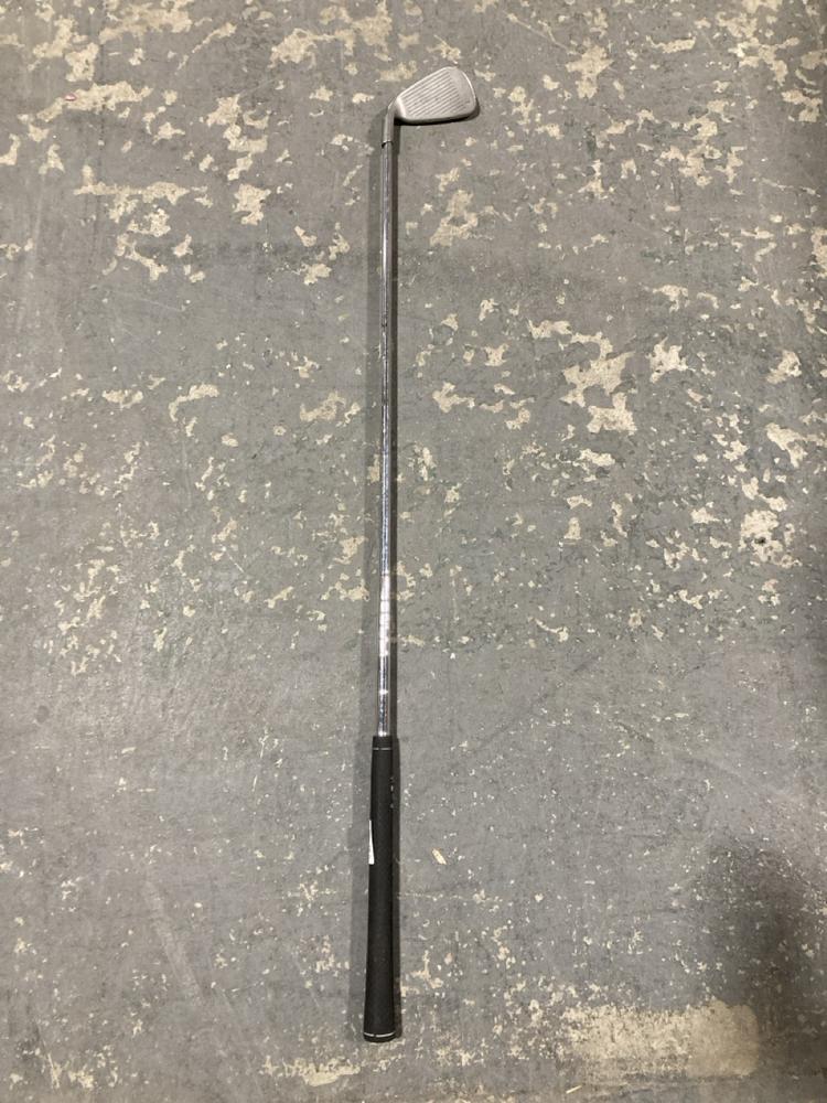 Lot 742  
            Chesterfield SR39 - Collection or Optional Delivery Available 

                
PING G10 DEGREE 7 IRON GOLF CLUB (LOCATION: A2)