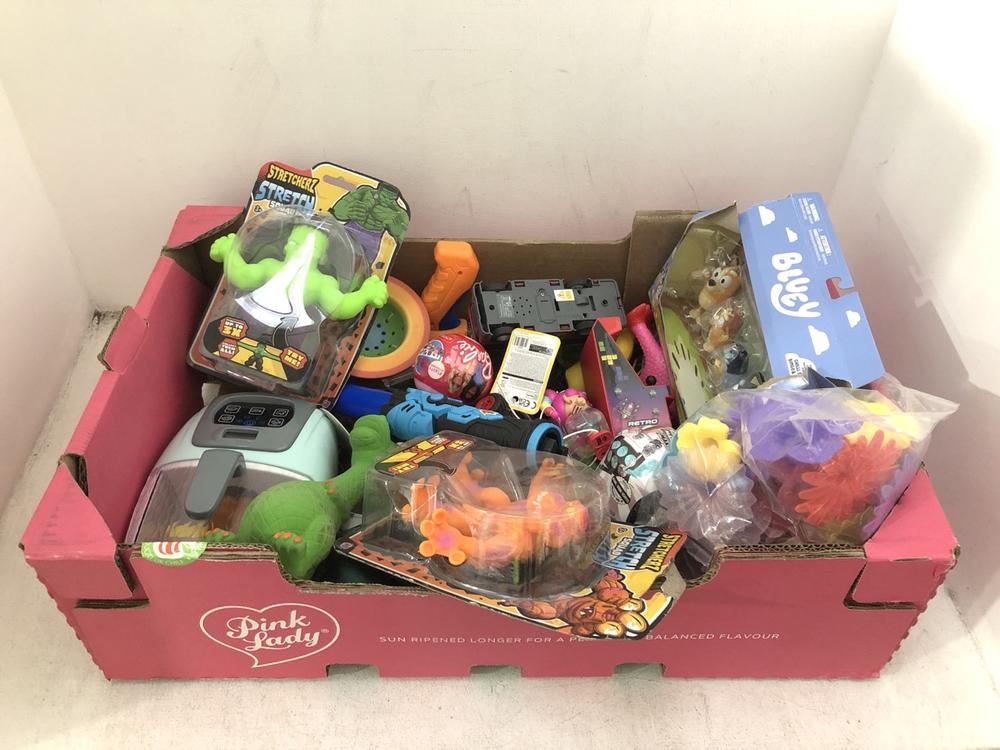 Lot 777  
            Chesterfield SR39 - Collection or Optional Delivery Available 

                
BOX OF ASSORTED TOYS TO INCLUDE STRETCHERS HULK (LOCATION: AR)