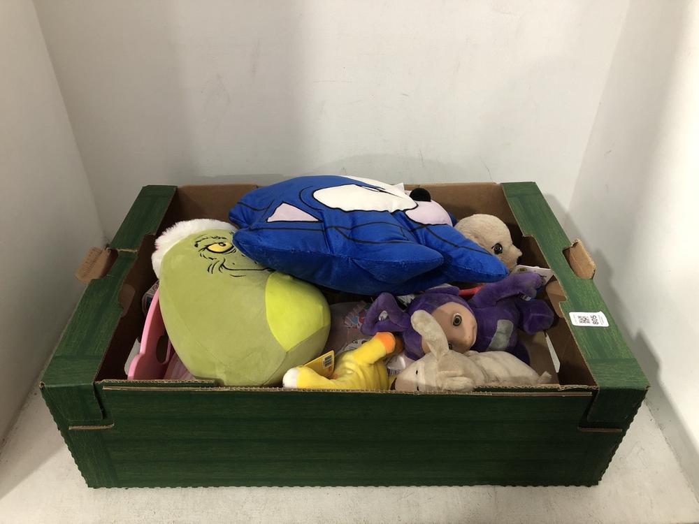 Lot 805  
            Chesterfield SR39 - Collection or Optional Delivery Available 

                
BOX OF ASSORTED SOFT TOYS TO INCLUDE THE GRINCH (LOCATION: AR)