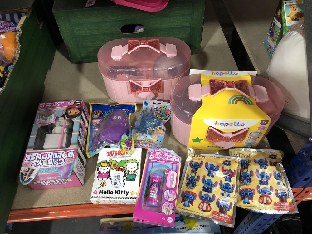 Lot 806  
            Chesterfield SR39 - Collection or Optional Delivery Available 

                
9 X ASSORTED TOYS TO INCLUDE GABBY'S DOLLHOUSE BABY BOX CAT (LOCATION: AR)