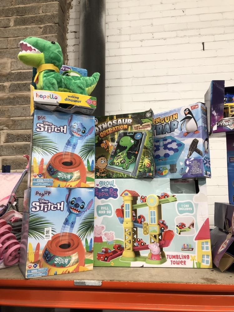 Lot 811  
            Chesterfield SR39 - Collection or Optional Delivery Available 

                
6 X ASSORTED TOYS TO INCLUDE DISNEY POP UP STITCH (LOCATION: AR)