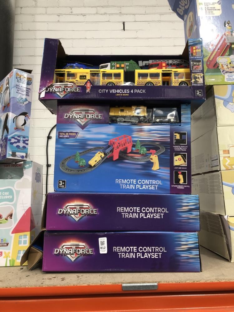 Lot 812  
            Chesterfield SR39 - Collection or Optional Delivery Available 

                
4 X ASSORTED TOYS TO INCLUDE DYNAFORCE REMOTE CONTROL PLAYSET (LOCATION: AR)