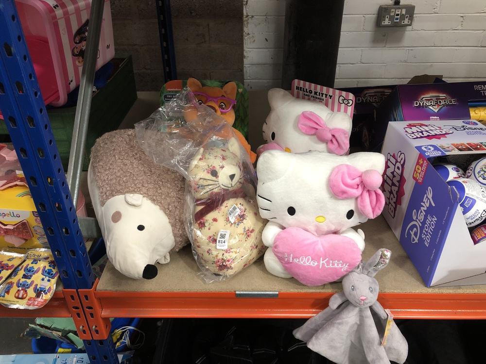 Lot 814  
            Chesterfield SR39 - Collection or Optional Delivery Available 

                
7 X ASSORTED SOFT TOYS TO INCLUDE HELLO KITTY PLUSH (LOCATION: AR)