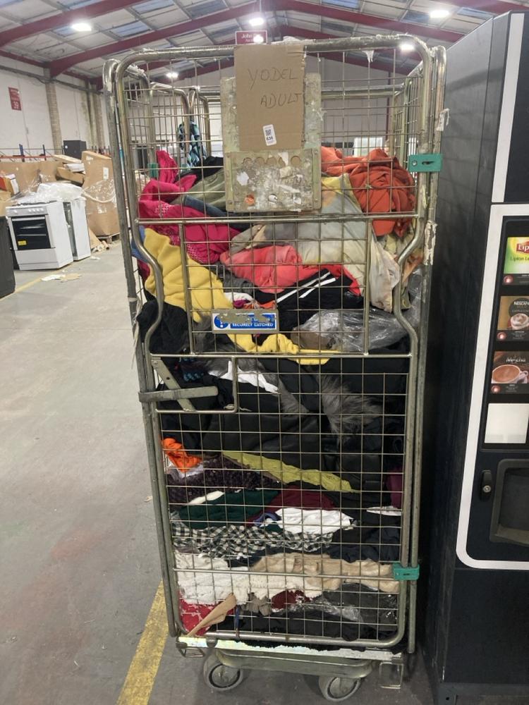 Lot 836  
            Chesterfield SR39 - Collection 

                
CAGE OF ASSORTED CLOTHING TO INCLUDE JUMPER IN RED SIZE M (COLLECTION ONLY) (CAGE...
