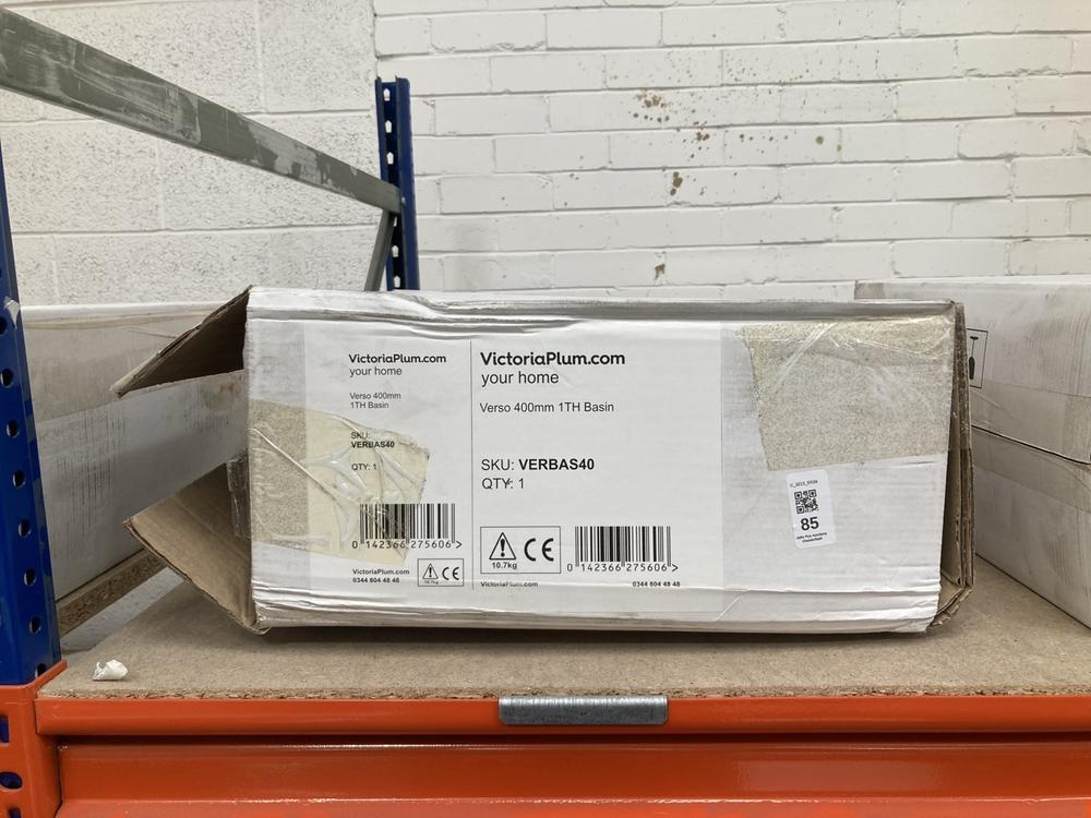 Lot 85  
            Chesterfield SR39 - Collection 

                
VICTORIAPLUM VERSO 400MM WIDTH X 350 MM LENGTH 1TH BASIN IN WHITE - ORIGINAL RRP ...